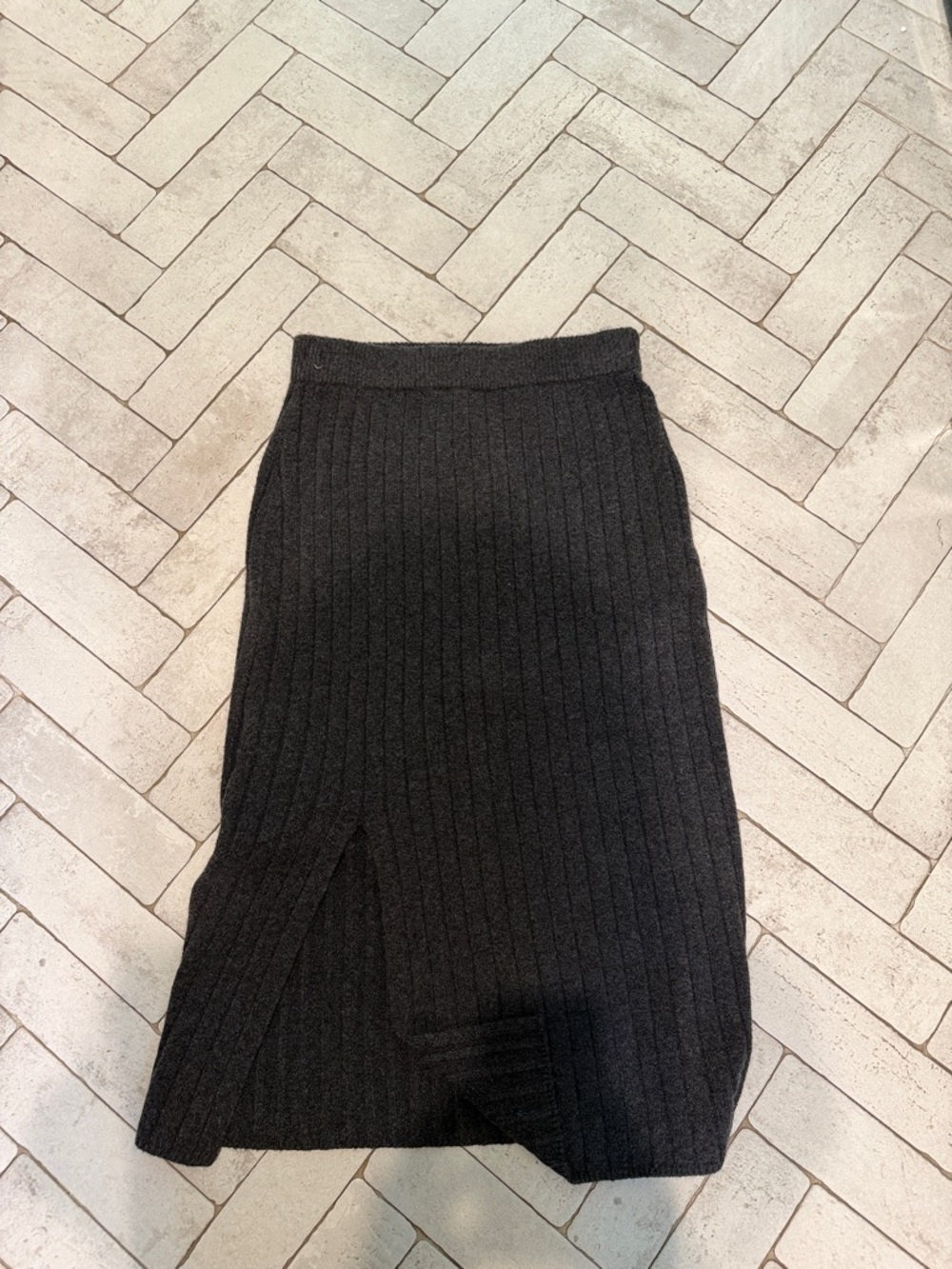 Saks Fifth Avenue Black Ribbed Knit Midi Skirt with Side Slit